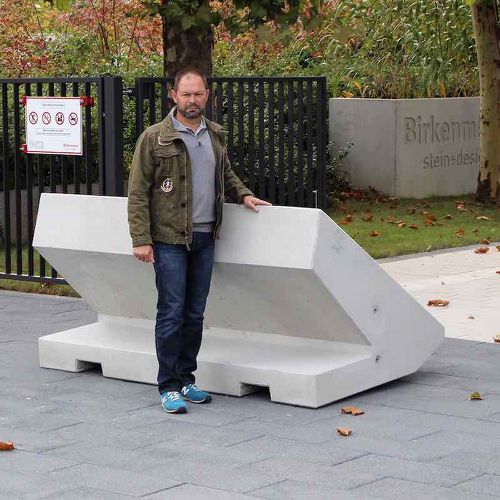 borne de defense en béton anti véhicule belier borne safely par Urban-Protect